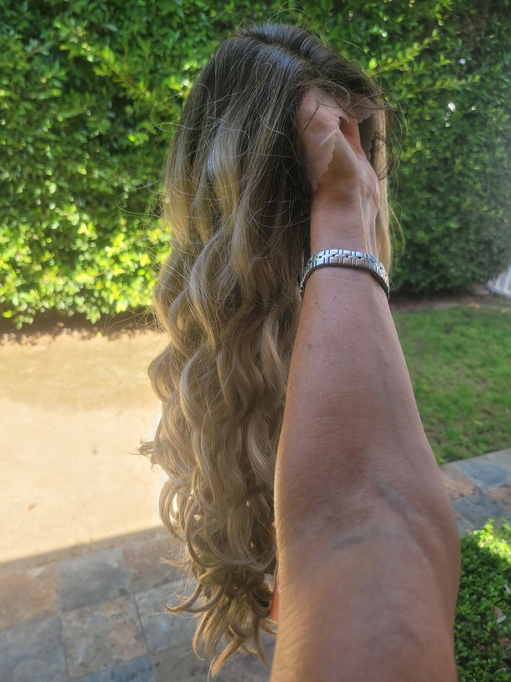 Brand New, Kiss Vivacé Lux Pre-Styled Lace Front Wig in Cream Latte - Picture 6 of 15